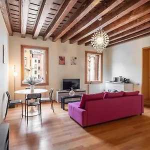 https://apt-with-amazing-view-san-marco.hotelinveneto.com