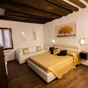 Golden Venecia